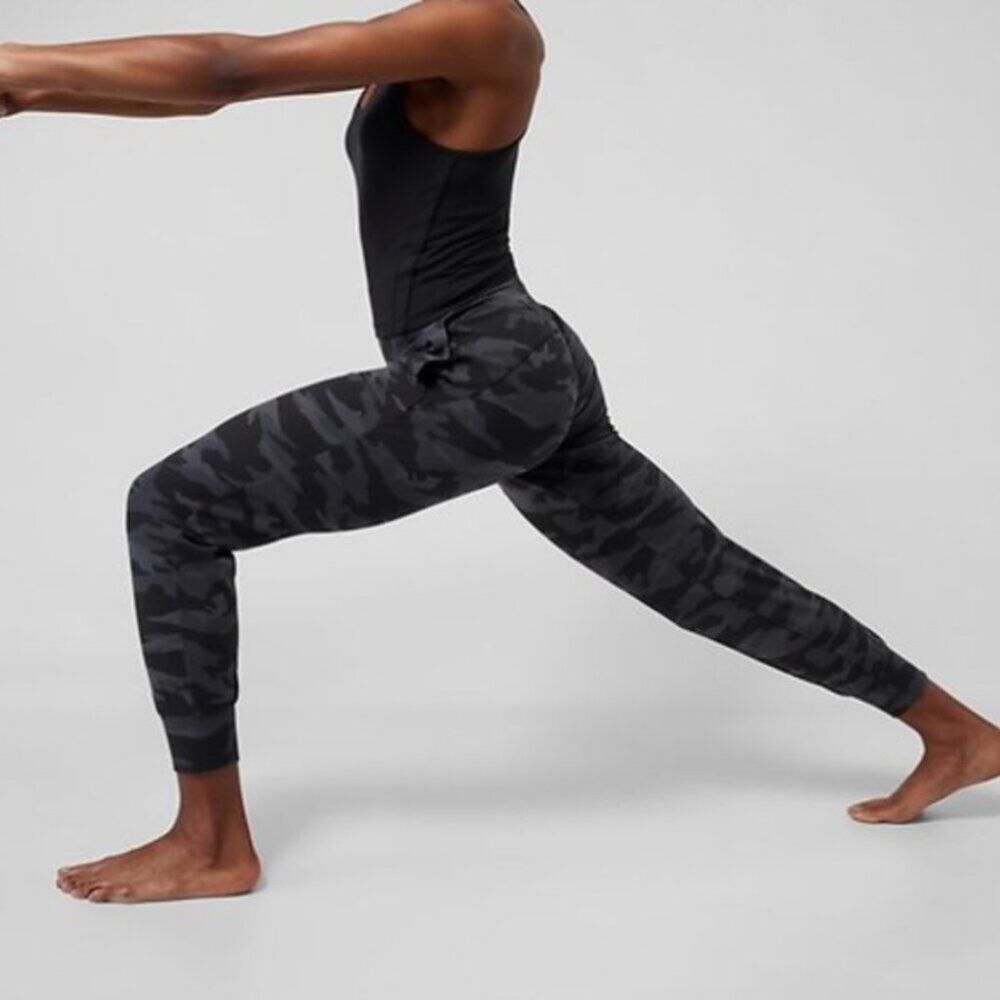Athleta Salutation Camo Jogger High Rise